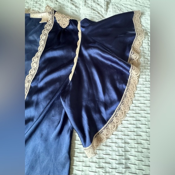 Vintage Delicates Lingerie Women - Picture 6 of 10